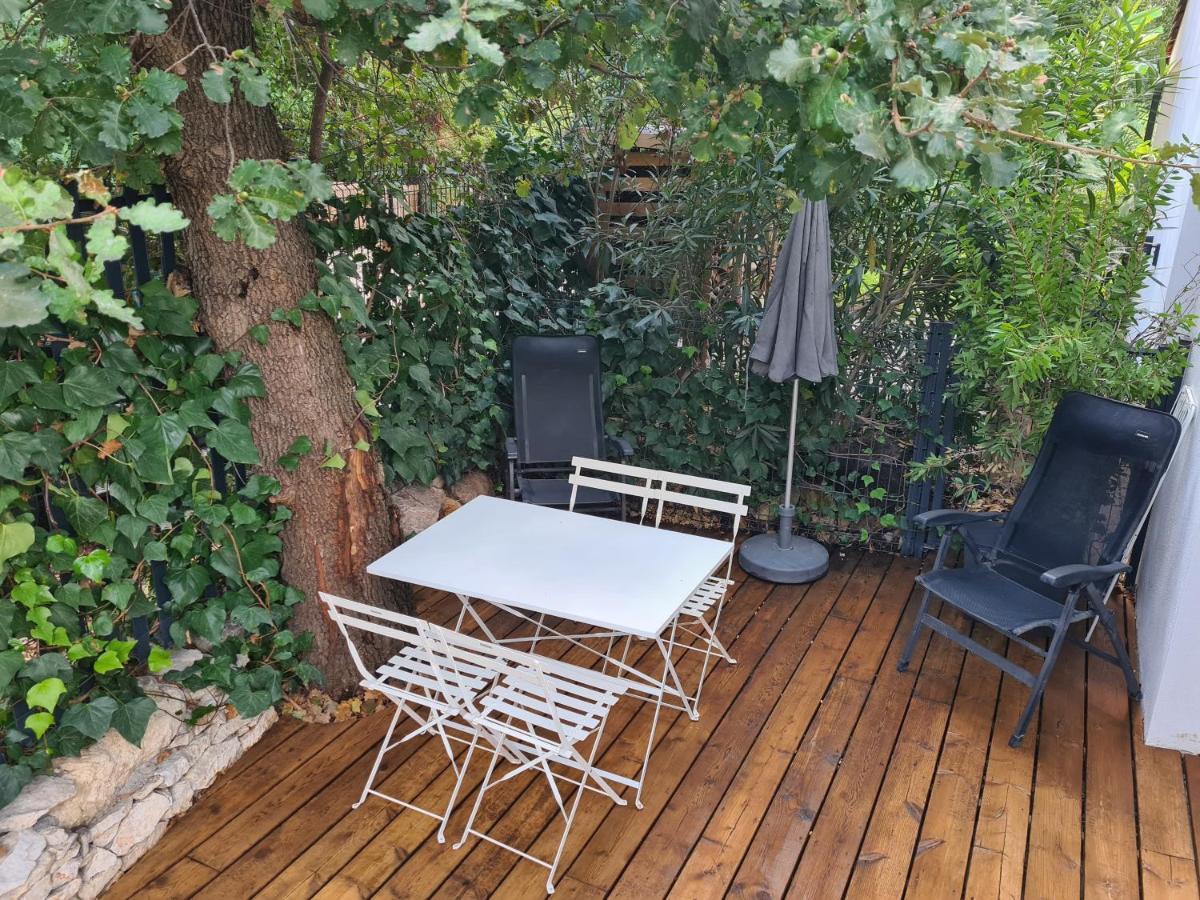 Les Chenes Verts Sommières Exterior foto